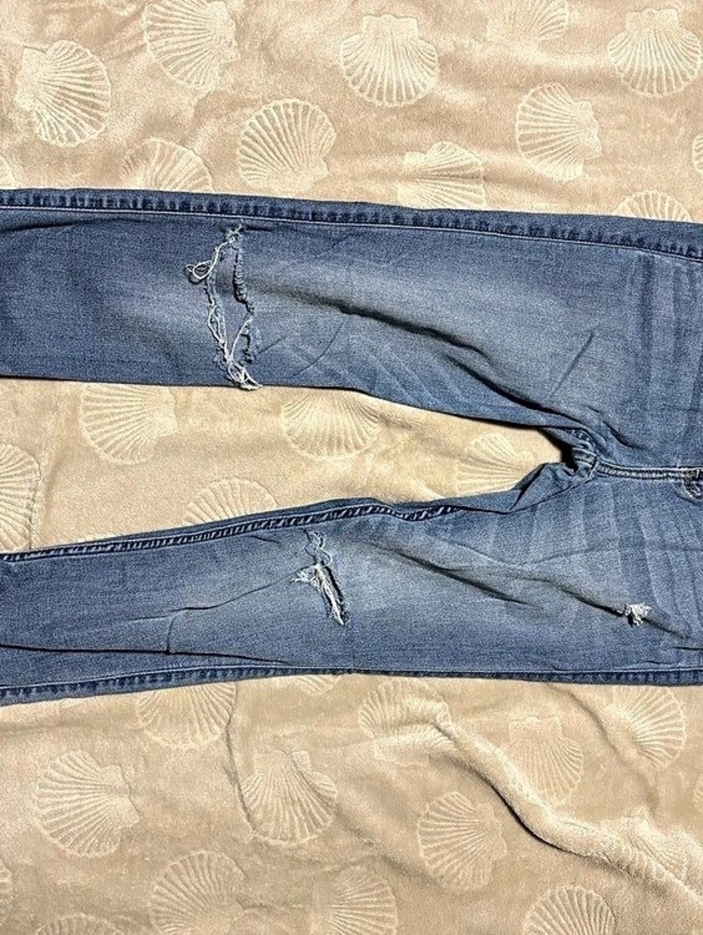 Hollister Distressed Skinny Jeans in Blue